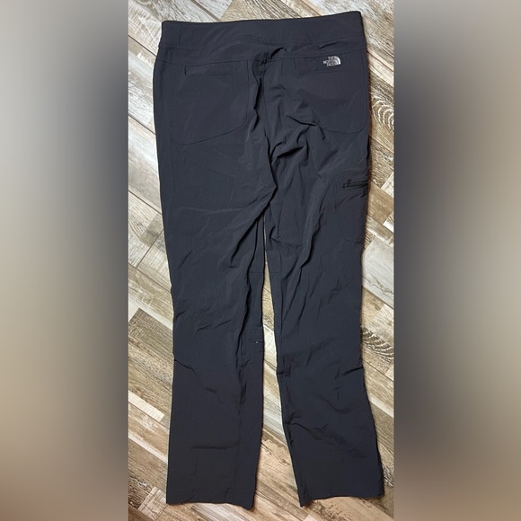 Women’s The NorthFace Hiking Pants - Picture 9 of 11